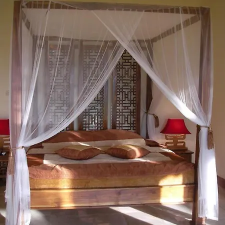 Green Field Hotel And Bungalow